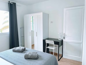 Bed,Garden view