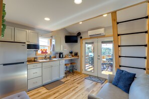 Studio Kitchen | Smart TV