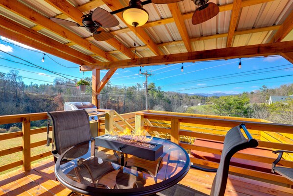 Marshall Vacation Rental | Studio | 1BA | 438 Sq Ft | Step-Free Entry