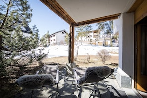 Terrace with direct connection to the cross-country ski run.