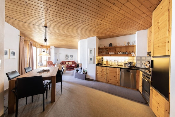Living-dining area