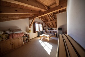 Gallery with mattresses for 4 people