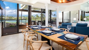 Indoor and outdoor dining options