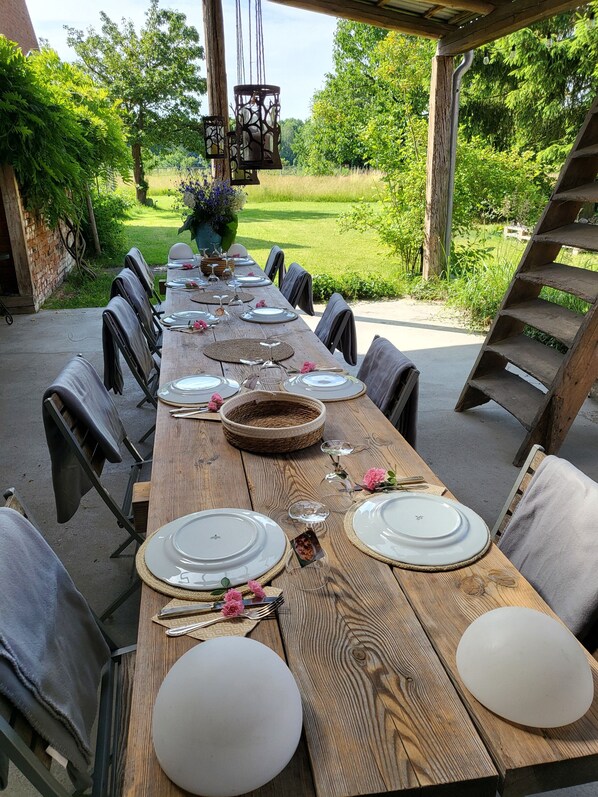 Outdoor dining