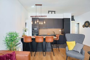 Open plan kitchen/dining/living room