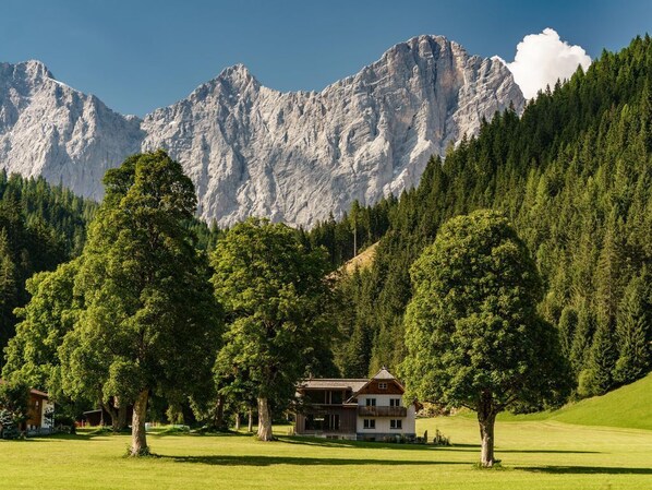 Alpenrose Boutique Chalet