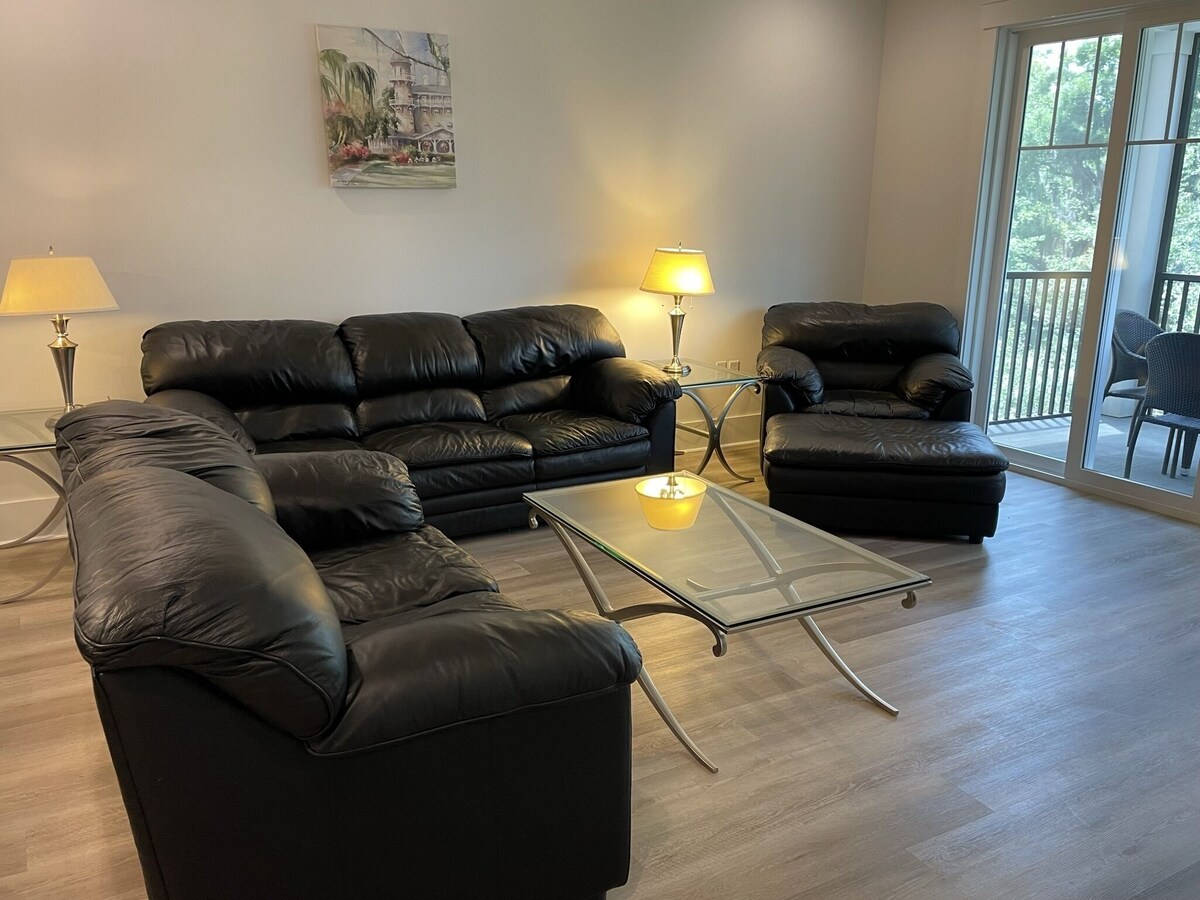 Fabulous condo with pool near the Jekyll Island Marina, Moorings #13