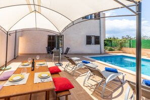 Beautiful villa with swimming pool