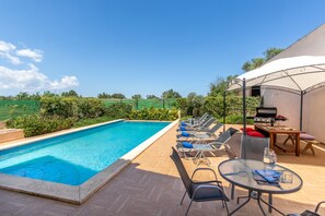 Beautiful villa with swimming pool
