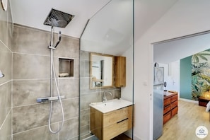 Bain