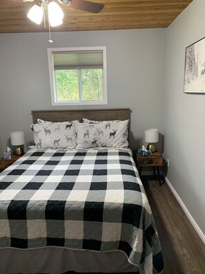 Bedroom #1/ Chambre a coucher #1