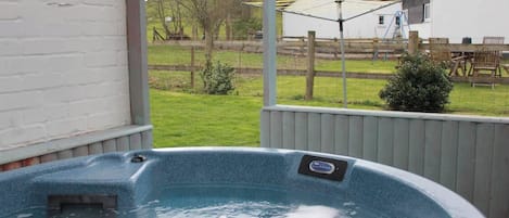 Bain à remous extérieur