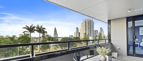 Large balcony with the river and the city views