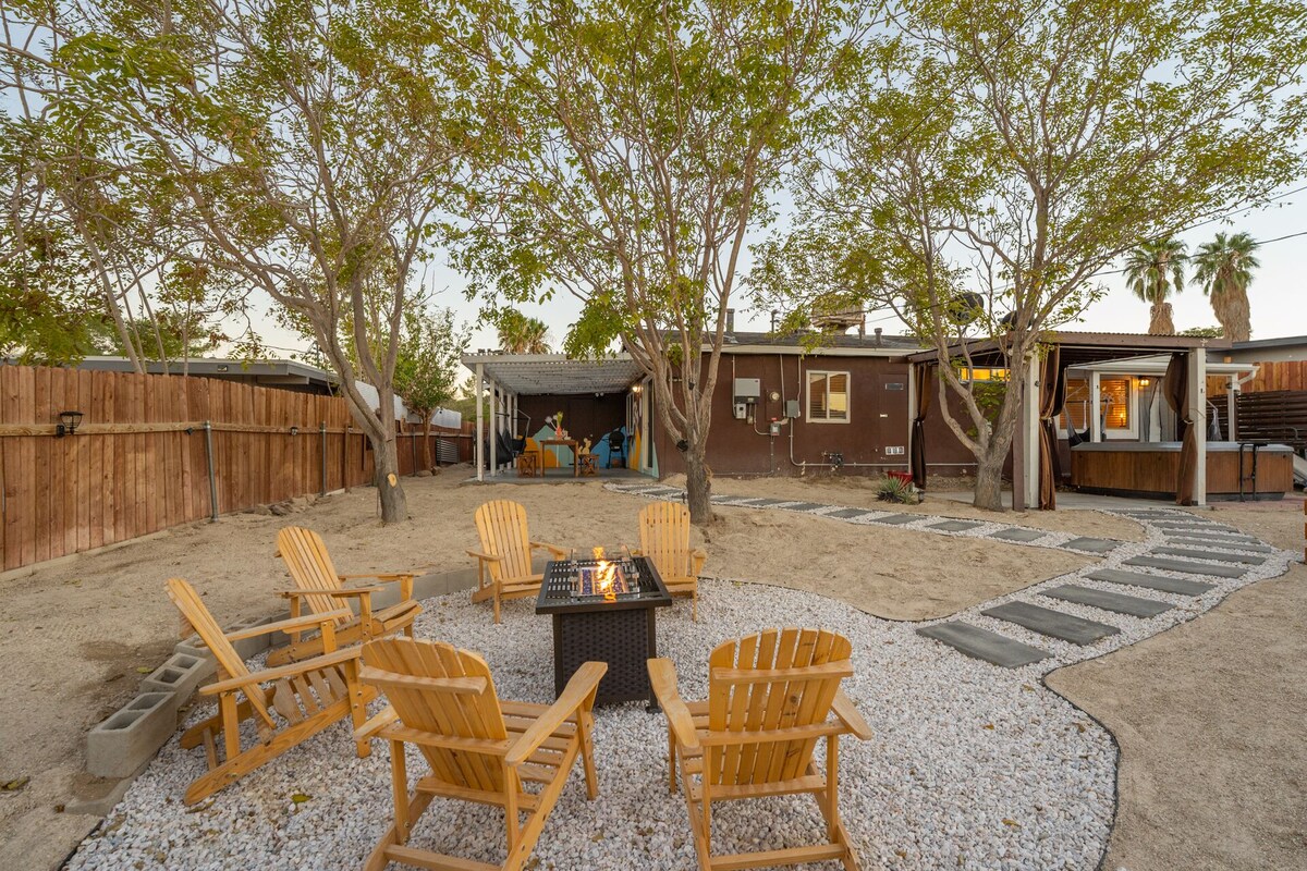 ★Hot Tub/Cowboy Pool/Star Gazing/Fire Pit/1 Mile From Park Entrance★
