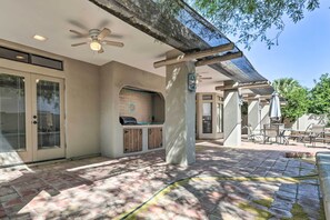 Private Patio | Gas Grill | Outdoor Dining Area