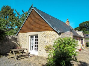 Plante, Ciel, Bâtiment, Propriété, Fenêtre, Maison, Extérieur Banc, Arbre, Bois, Herbe