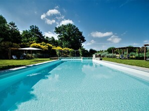 Plante, L'Eau, Propriété, Meubles, Bâtiment, Table, Fenêtre, Bleu Azur, Chaise, Design Intérieur