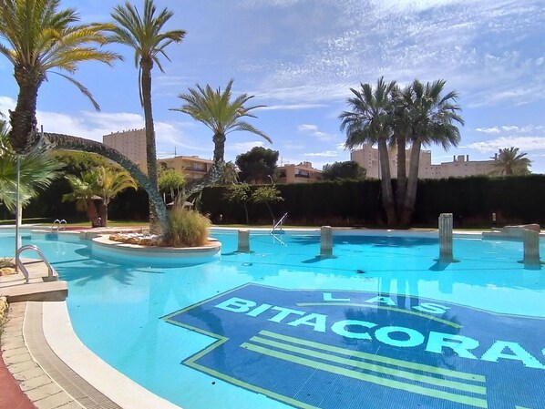 Cloud, Sky, Water, Property, Swimming Pool, Light, Azure, Nature, Tree, Plant