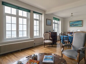 Möbel, Eigentum, Fenster, Gebäude, Tabelle, Bilderrahmen, Couch, Holz, Stuhl