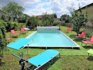 Plant, Cloud, Water, Furniture, Swimming Pool, Sky, Green, Tree, Outdoor Furniture, Shade