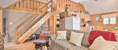 Pocono Lake Vacation Rental | 2BR | 1BA | 960 Sq Ft | Stairs Required to Access