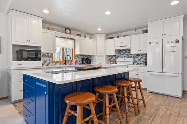 Enjoy making your favorite meals in this beautiful kitchen