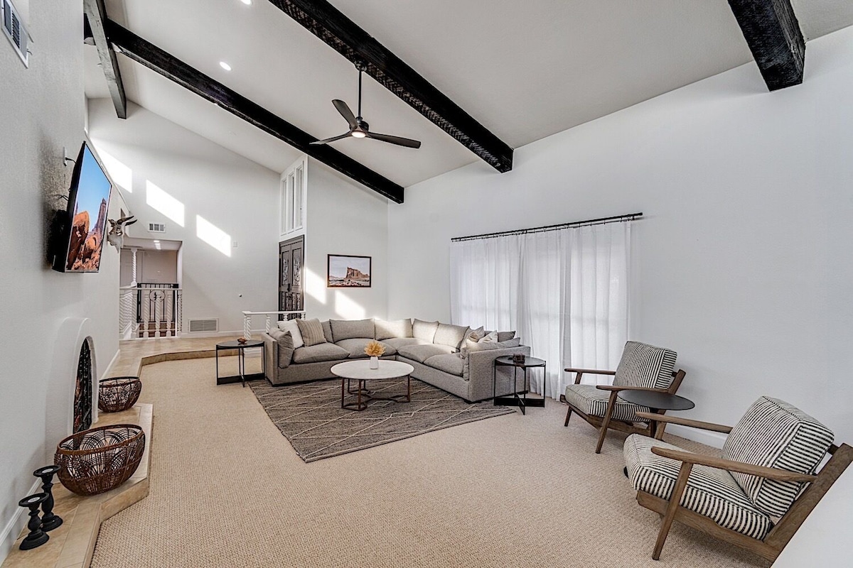 Fairfield – Beautiful 4BR, 2BA Home in Mesa w/ Heated Pool & Spa, Fire Pit & Ping Pong Table