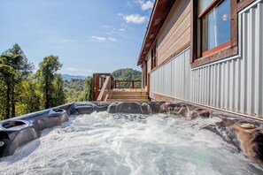 Bain à remous extérieur