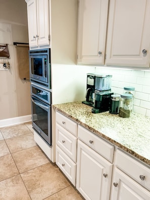 Coffee maker and espresso maker