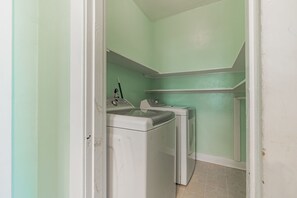 Flooring, Floor, Washer, Shelf, Furniture