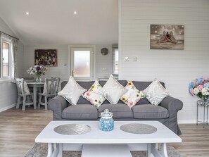 Living area | Lake View Lodge - Coole Acres Fishery, Audlem, near Nantwich