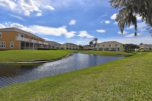 Beautiful 3 bed 3 bath townhome located in Serenity