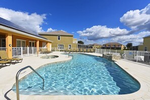 Beautiful 3 bed 3 bath townhome located in Serenity
