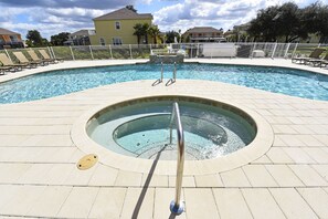 Beautiful 3 bed 3 bath townhome located in Serenity