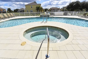 Beautiful 3 bed 3 bath townhome located in Serenity