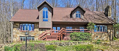 Terra Alta Vacation Rental | 5BR | 3.5BA | 3,702 Sq Ft | Stairs Required