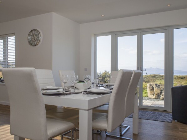 Table, Furniture, Property, Building, Chair, Window, Sky, Tableware, Wood