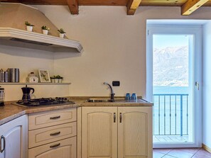 Cabinetry, Countertop, Eigentum, Gebäude, Holz, Sinken, Interior Design, Küche, Schublade, Die Architektur