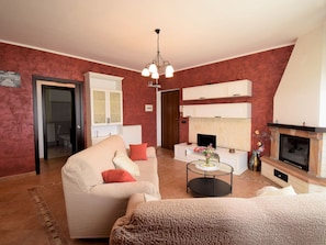 Möbel, Eigentum, Komfort, Interior Design, Wohnzimmer, Holz, Orange, Beleuchtung, Gebäude, Flooring