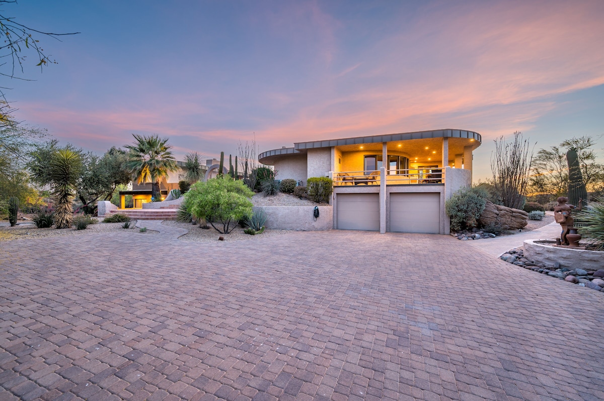 Carefree Crest: Jaw Dropping VIEWS, Pool, 2 Casitas, Outdoor Living!