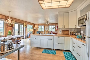 Fully Equipped Kitchen | Spices