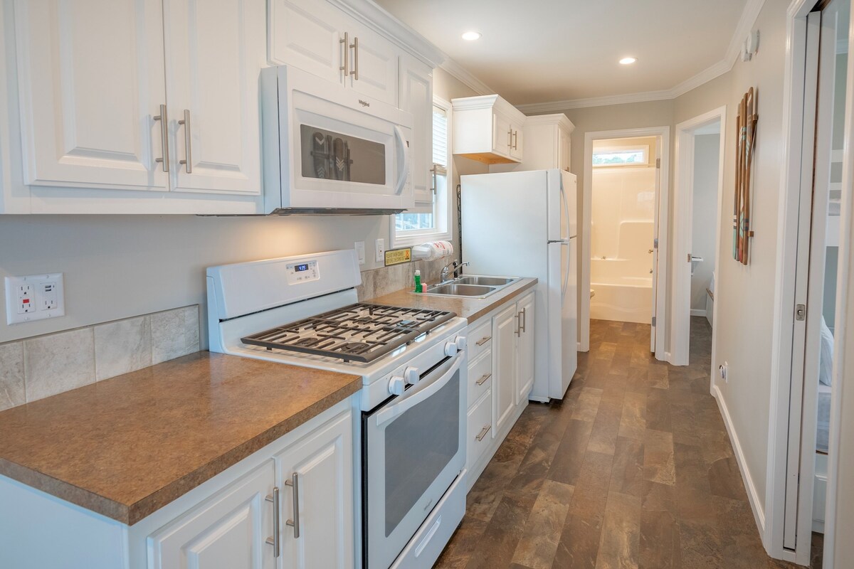 Dogs Welcome! Cottage in Amenity-Filled Currituck NC Campground (J03)