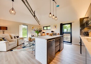 Lounge / Kitchen / Diner