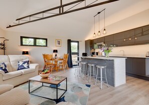 Lounge / Kitchen / Diner