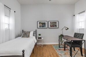 Second Bedroom - Twin