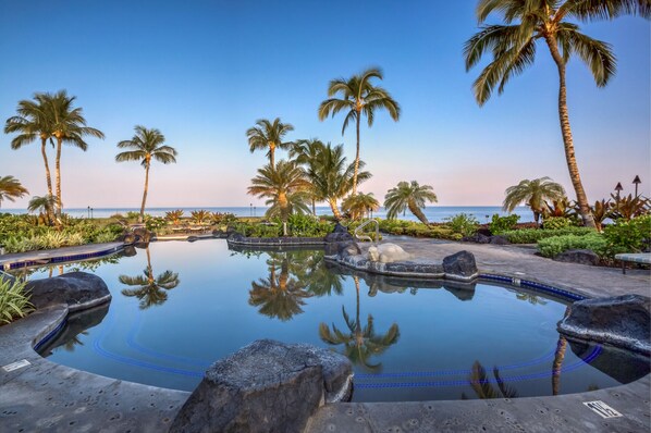 Hali'i Kai's Ocean Club pool and spa is a great place to unwind. 