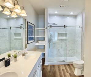 Enjoy showering everyday in the luxury rain-head shower.