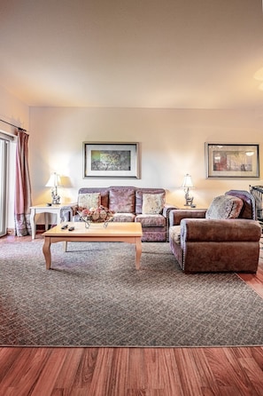 Spacious and full of natural light, our Pigeon Forge condo perfect for getaway.
