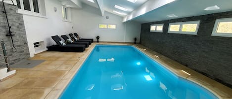 Villa Piscine intérieure pour 12 personnes