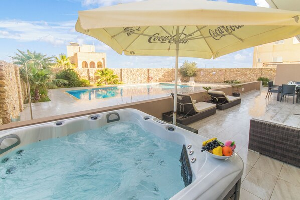 Jacuzzi